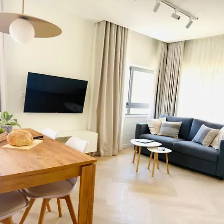 Lägenhet 3 Kj One Bedroom In The Village Centre *